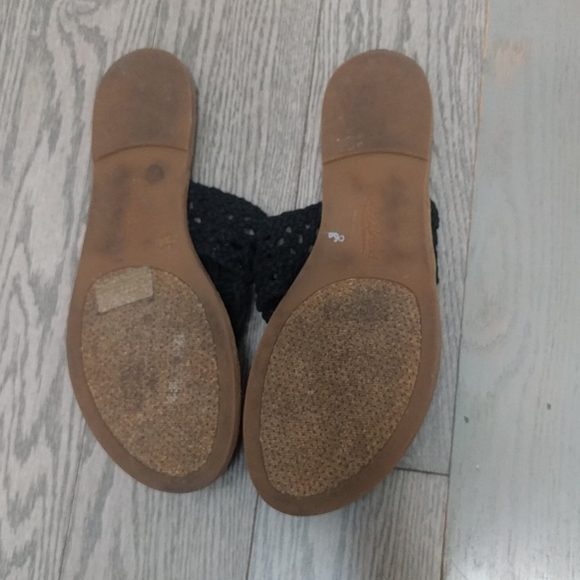 Beautiful black slippers by Lucky Brand 🤣 - Picture 5 of 8